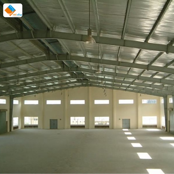 V&igrave; sao thi c&ocirc;ng c&aacute;ch nhiệt chống n&oacute;ng cho nh&agrave; xưởng l&agrave; lựa chọn tối ưu?